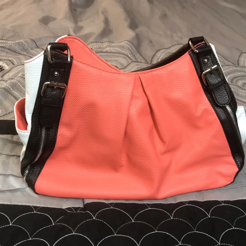 NWOT Apt 9 purse